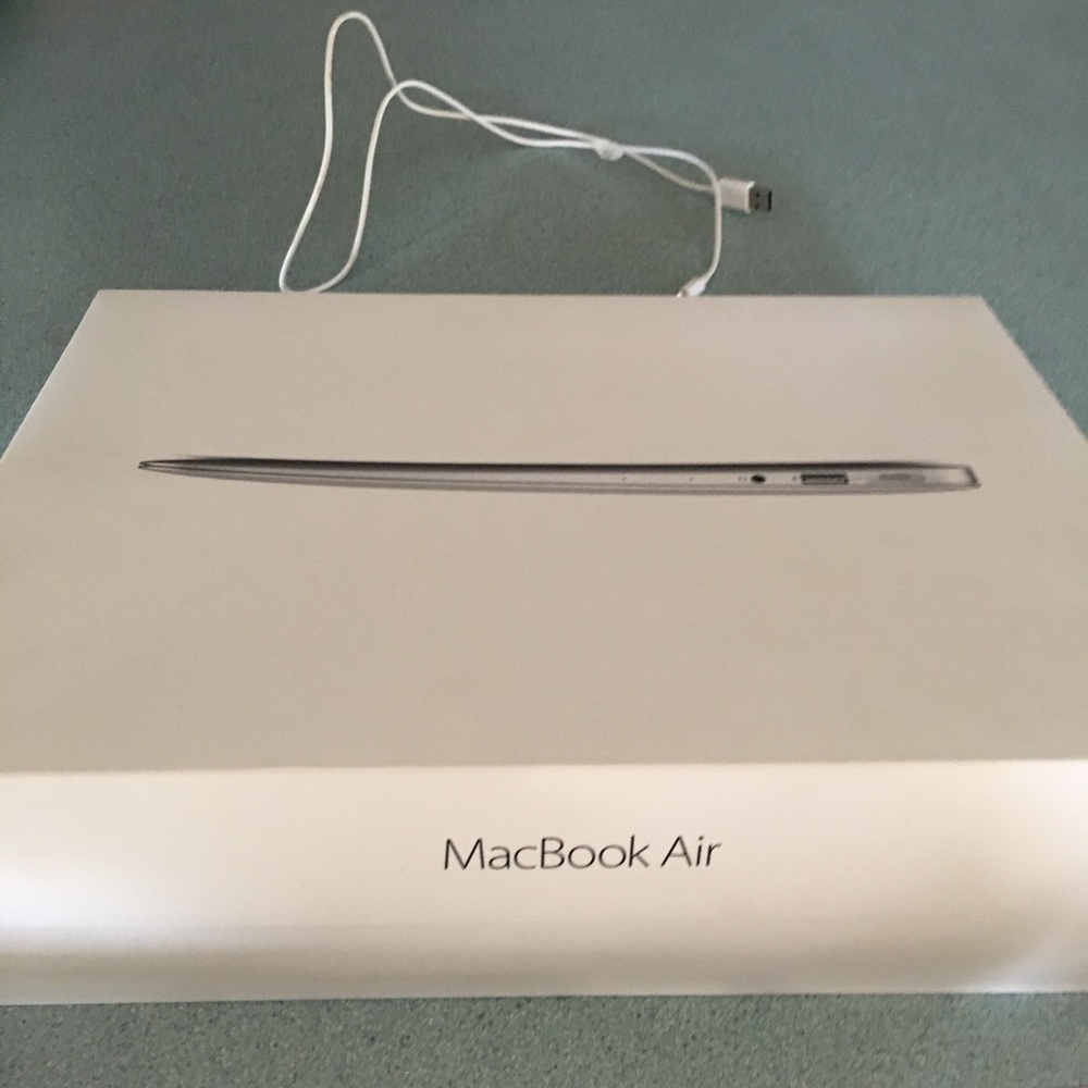 13 inch MacBook Air - Picture 5 of 7